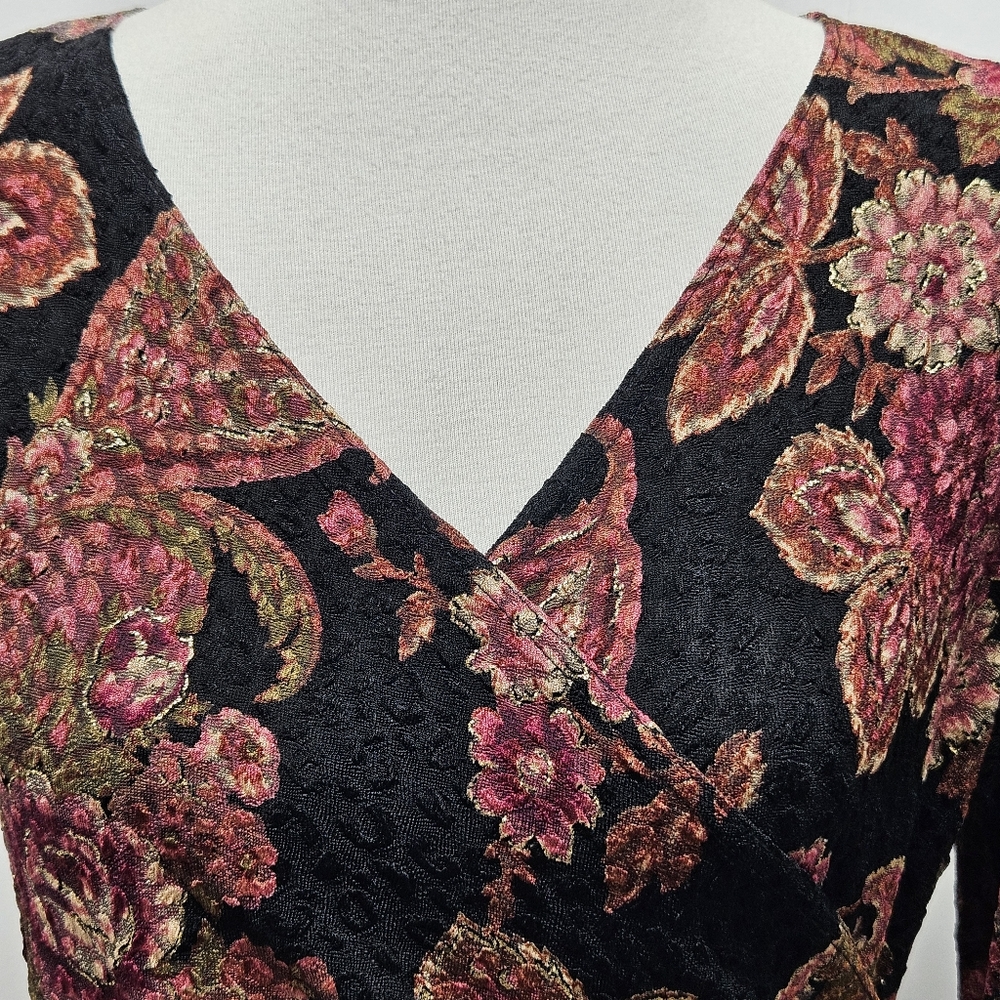 Vintage Metaphor Textured Dark Floral VNeck Top Blouse Medium Y2K Dark Romantic - Picture 8 of 12